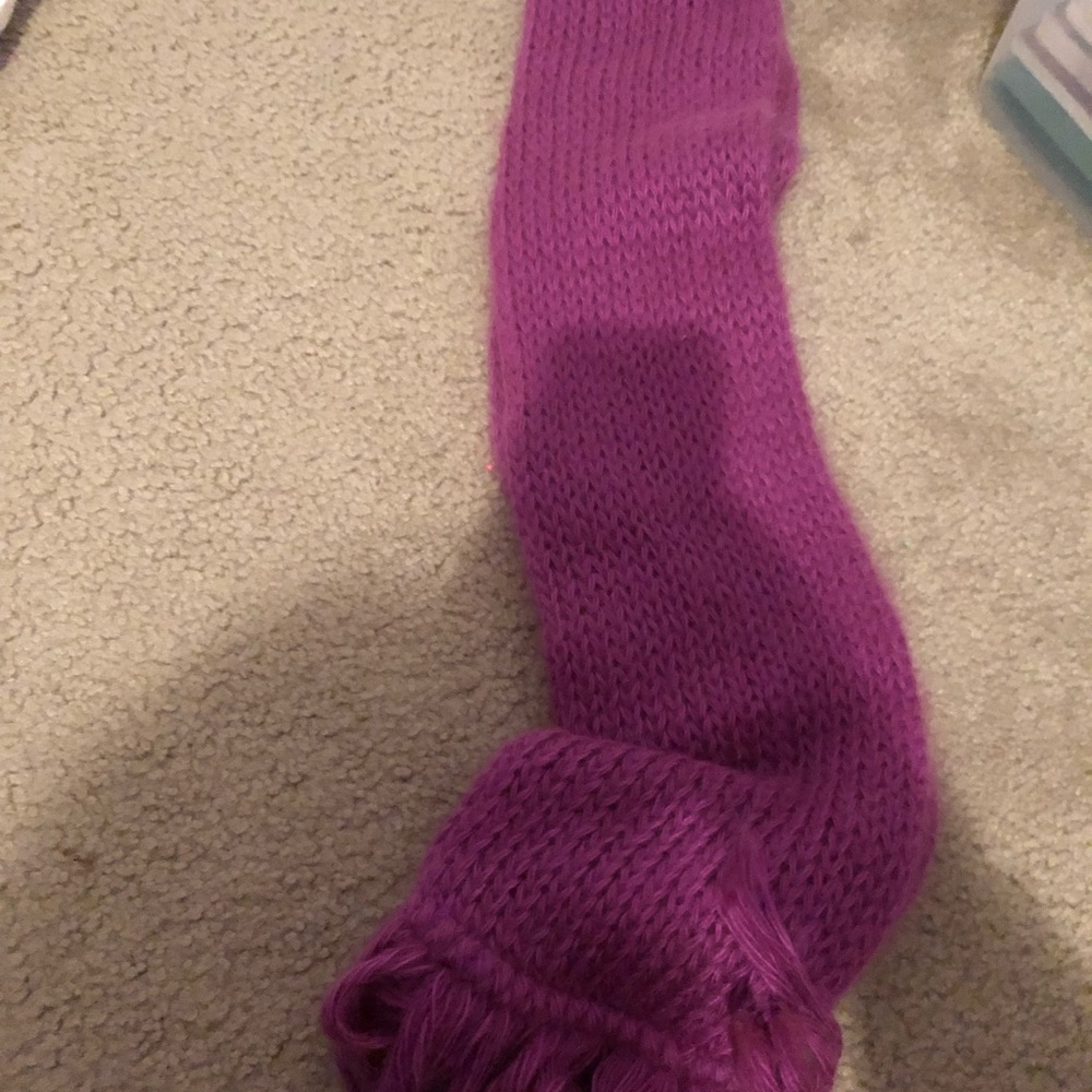 Knit scarf